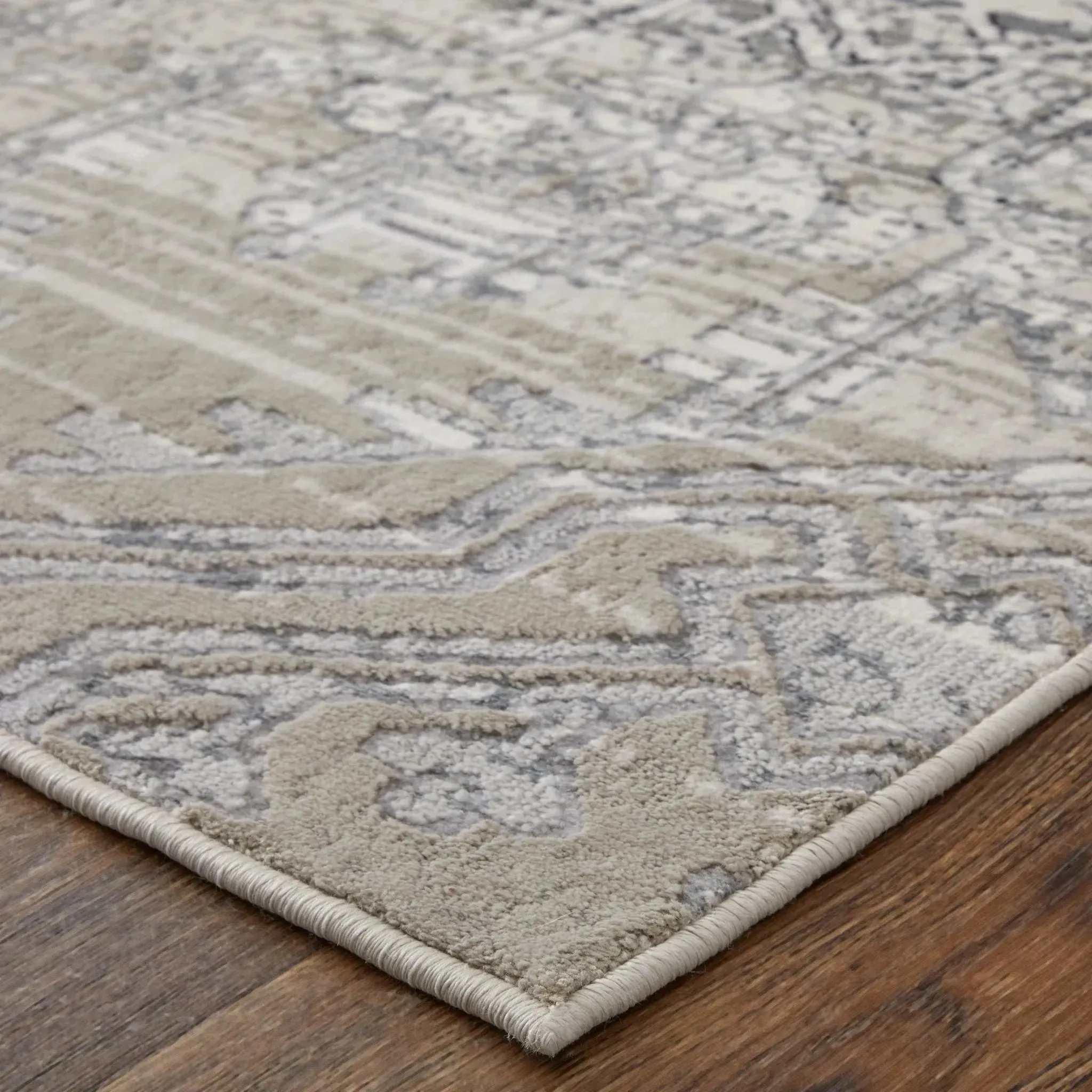 Macklaine MCK39LGF Silver/Ivory Rug
