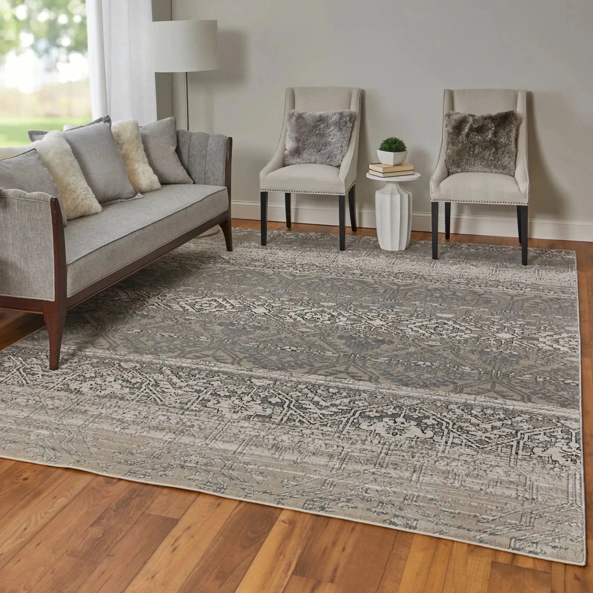 Macklaine MCK39LGF Silver/Ivory Rug