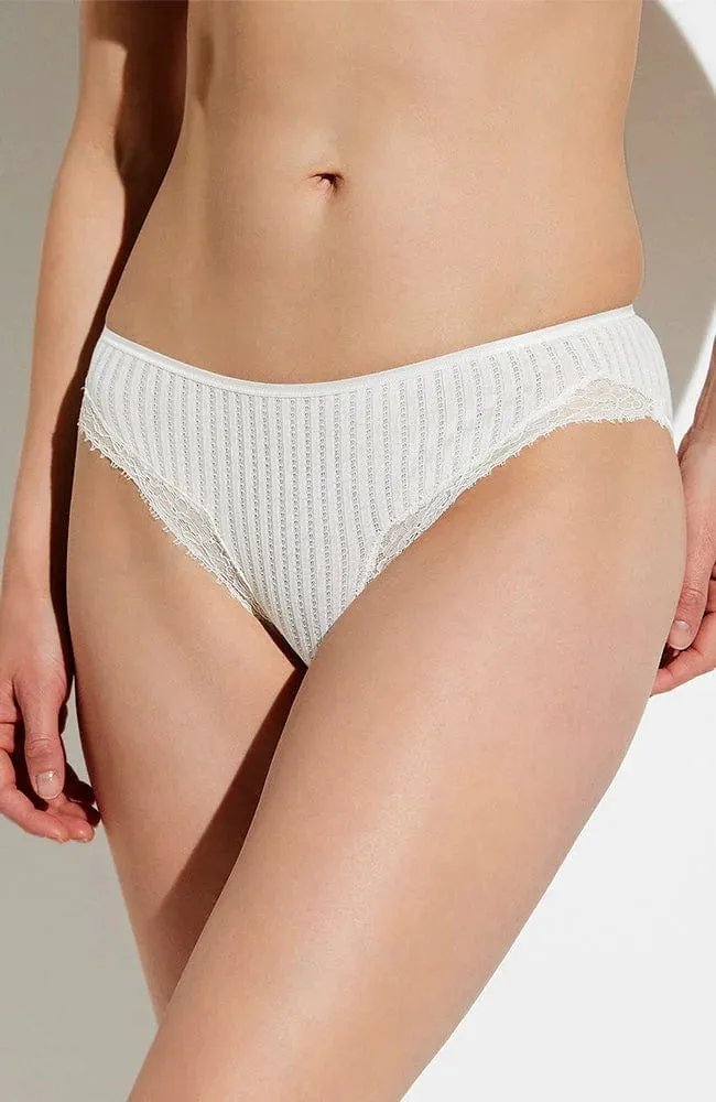 Maude Prive Brief