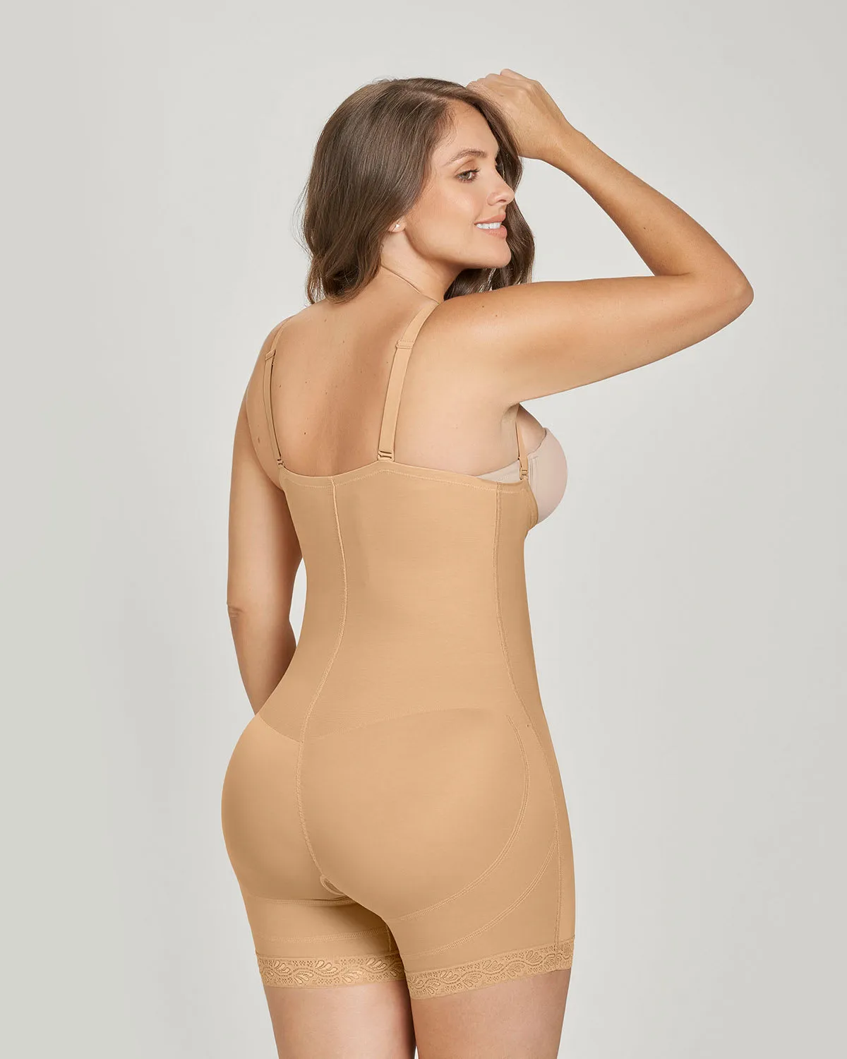 Panty faja tipo short de control fuerte levanta cola