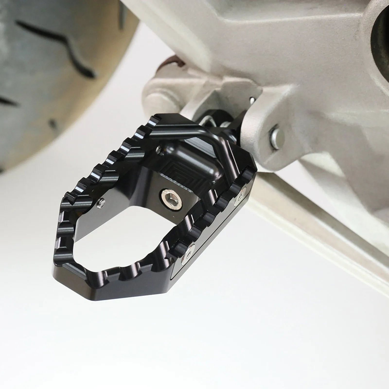 {Rear}  Fits Triumph America Daytona 675 TRC Touring Wide Foot Pegs