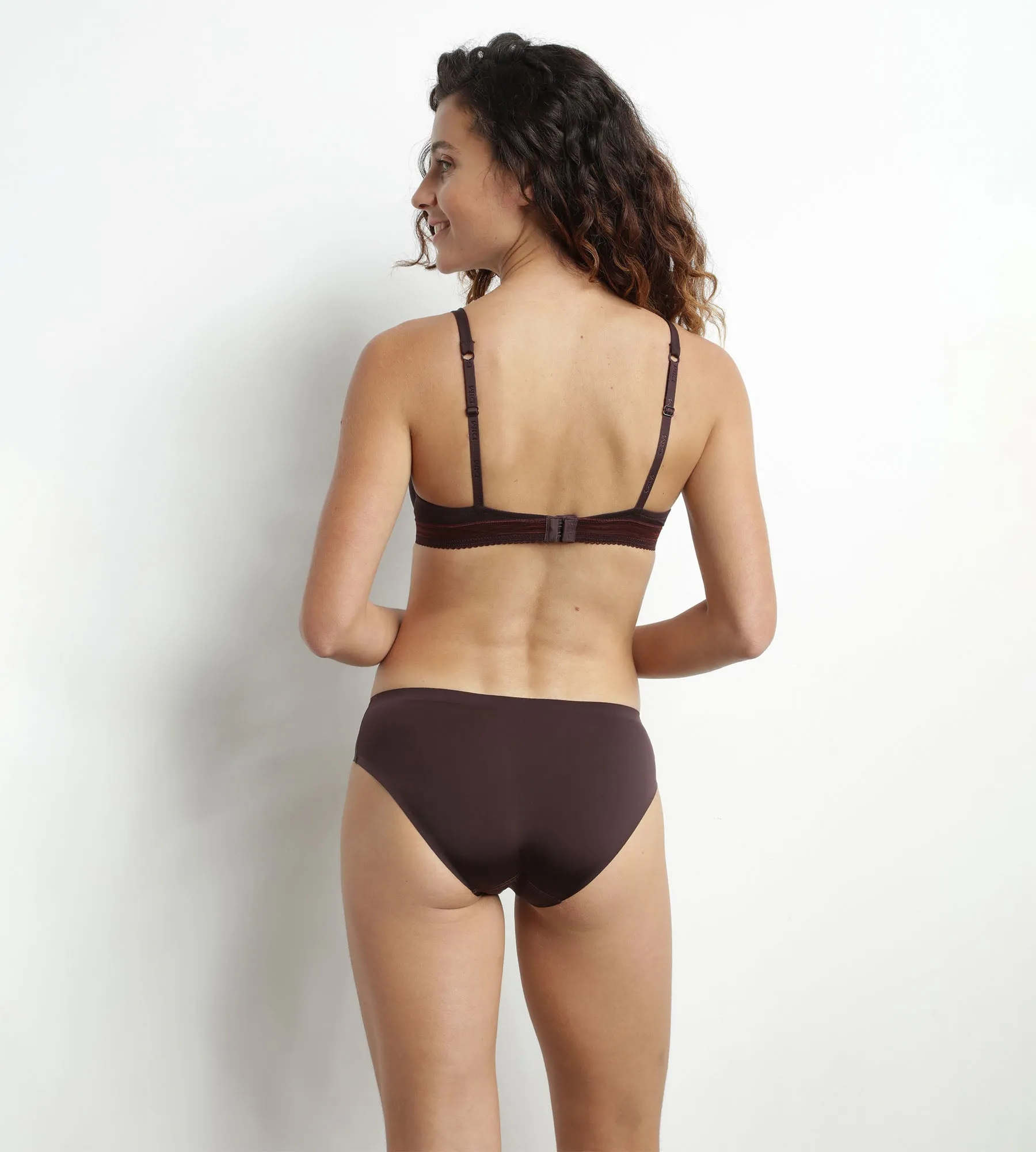 Soutien-gorge corbeille ampliforme marron précieux InvisiFree de Dim