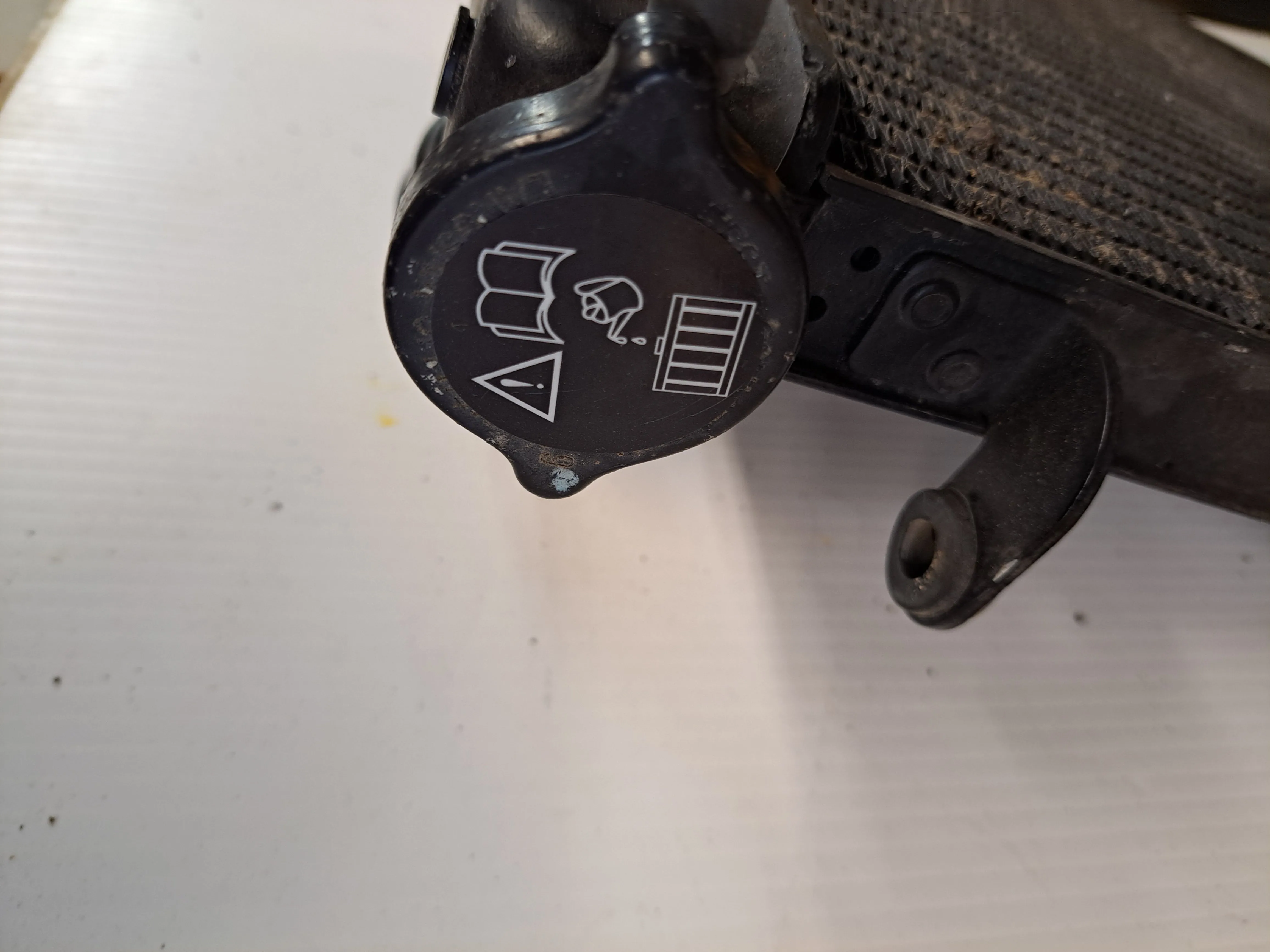 Triumph TT600 Radiator